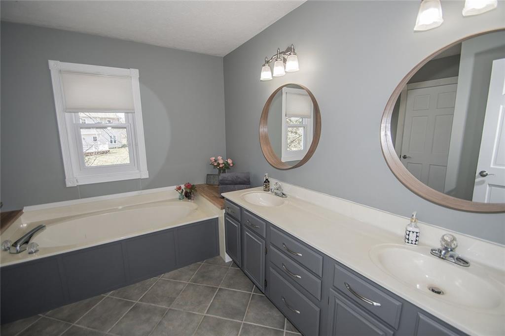 10854 Thistle Ridge Fishers, IN 46038 - Photo 19 of 45 Gallery Image 19