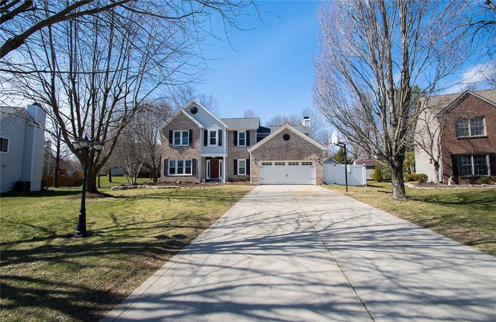 10854 Thistle Ridge Fishers, IN 46038 - Photo 3 of 45 Gallery Image 3