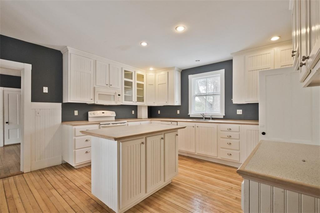 225 Middle Road Cumberland, ME 04021 - Photo 4 of 17 Photo