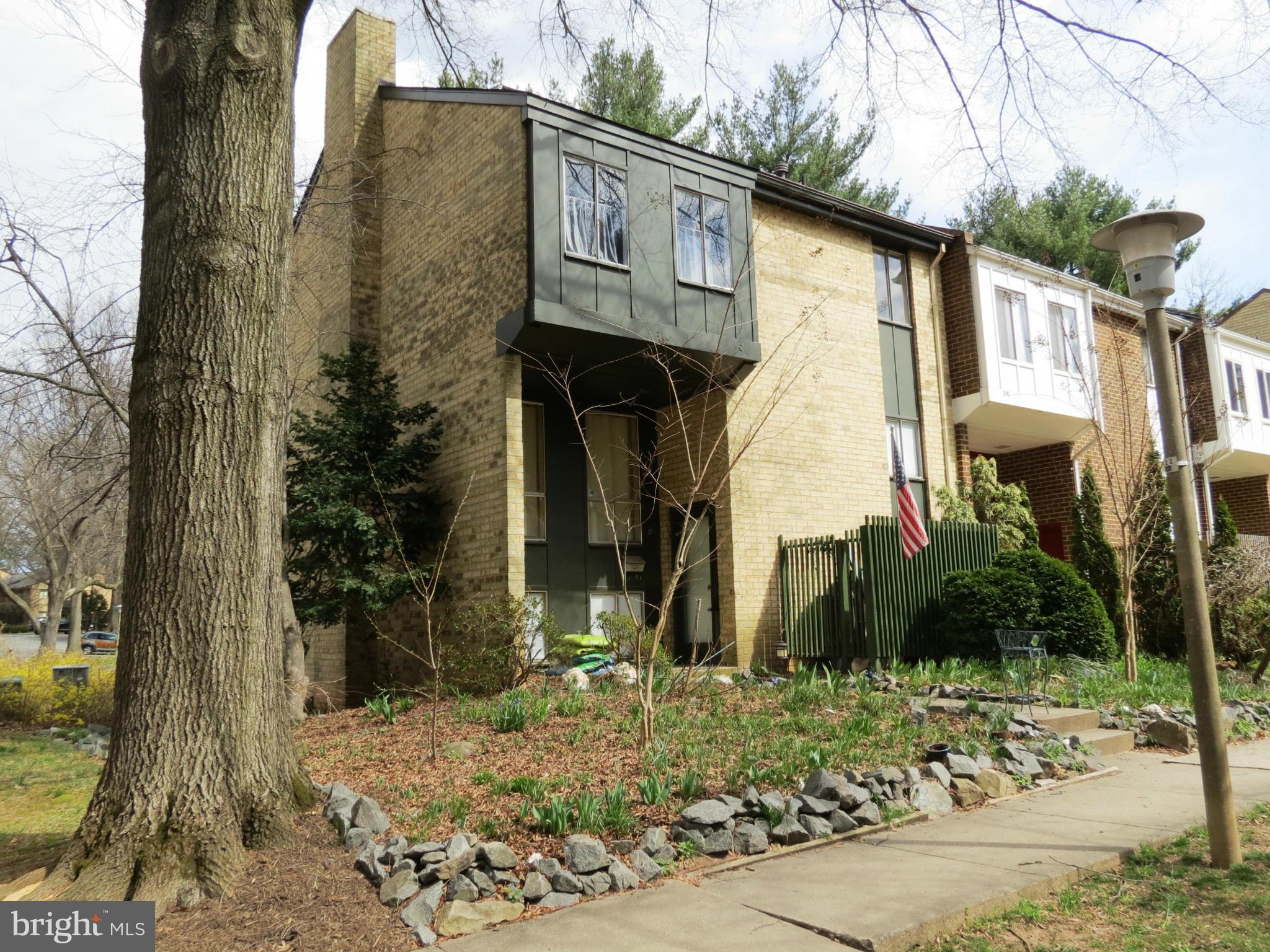 11027 Saffold Way Reston, VA 20190 - Photo 2 of 10 Exterior (General)