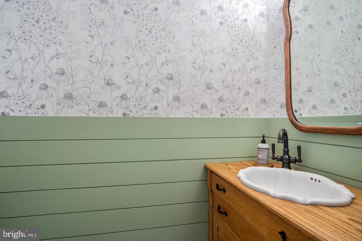 6409 May Boulevard Alexandria, VA 22310 - Photo 15 of 35