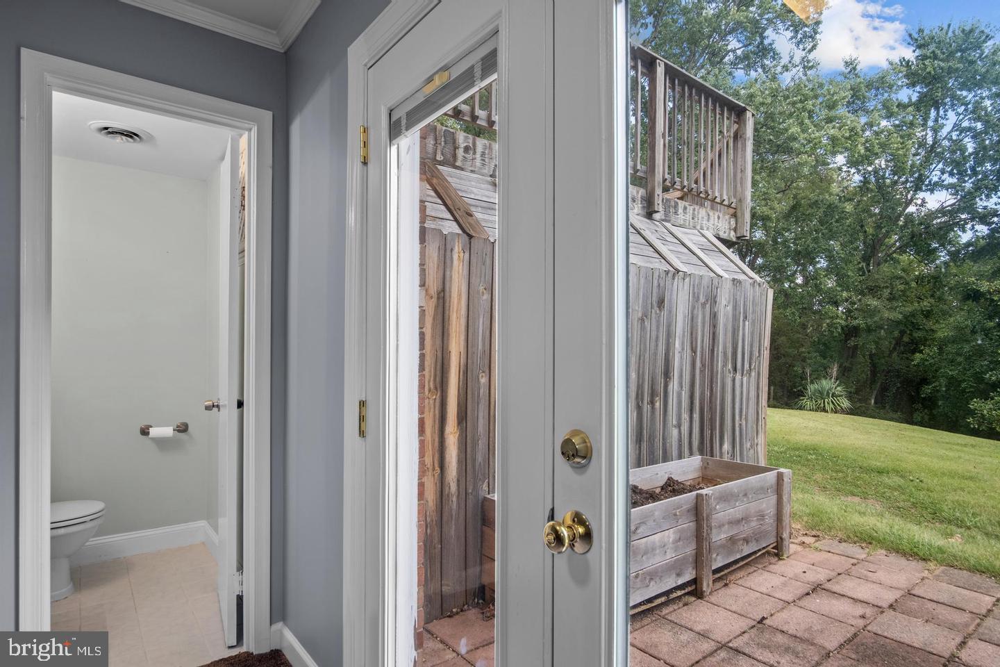 6409 May Boulevard Alexandria, VA 22310 - Photo 20 of 35