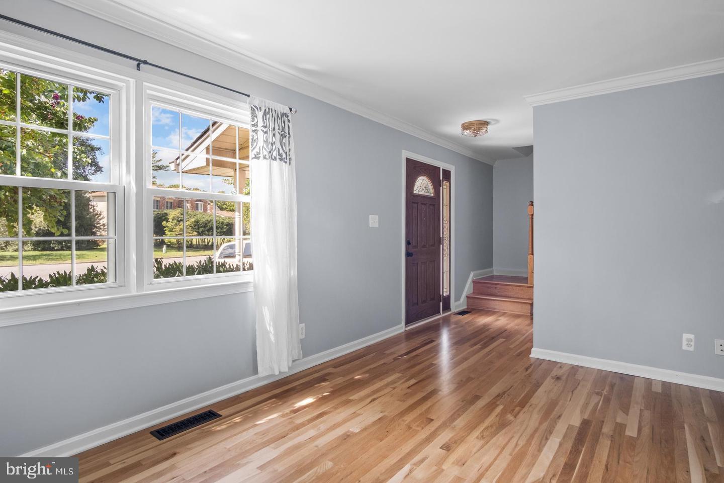 6409 May Boulevard Alexandria, VA 22310 - Photo 5 of 35