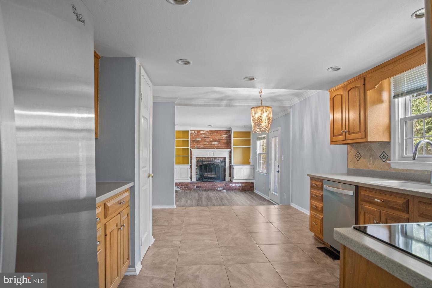 6409 May Boulevard Alexandria, VA 22310 - Photo 8 of 35