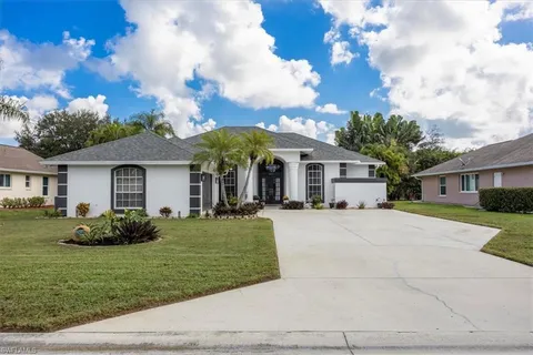 $785,000 | 496 Raven Way, Naples, FL 34110