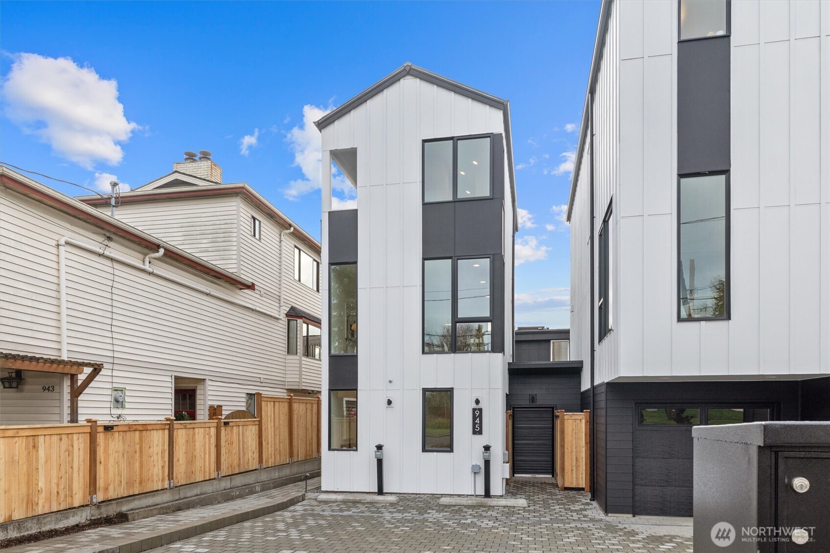 945 Northwest 61st Street Seattle, WA 98107 - Photo 3 of 24