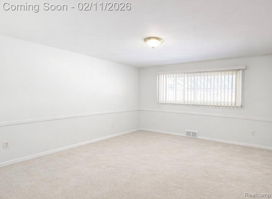 32851 Rugby Drive Warren, MI 48088 - Photo 9 of 18