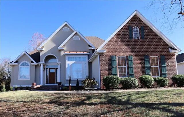 $319,900 | 1611 Marzelle Drive, Joplin, MO 64801