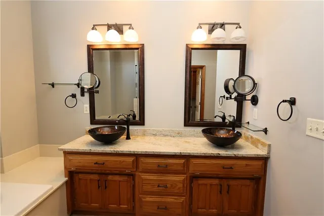 $319,900 | 1611 Marzelle Drive, Joplin, MO 64801