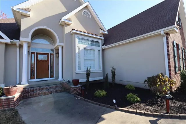 $319,900 | 1611 Marzelle Drive, Joplin, MO 64801