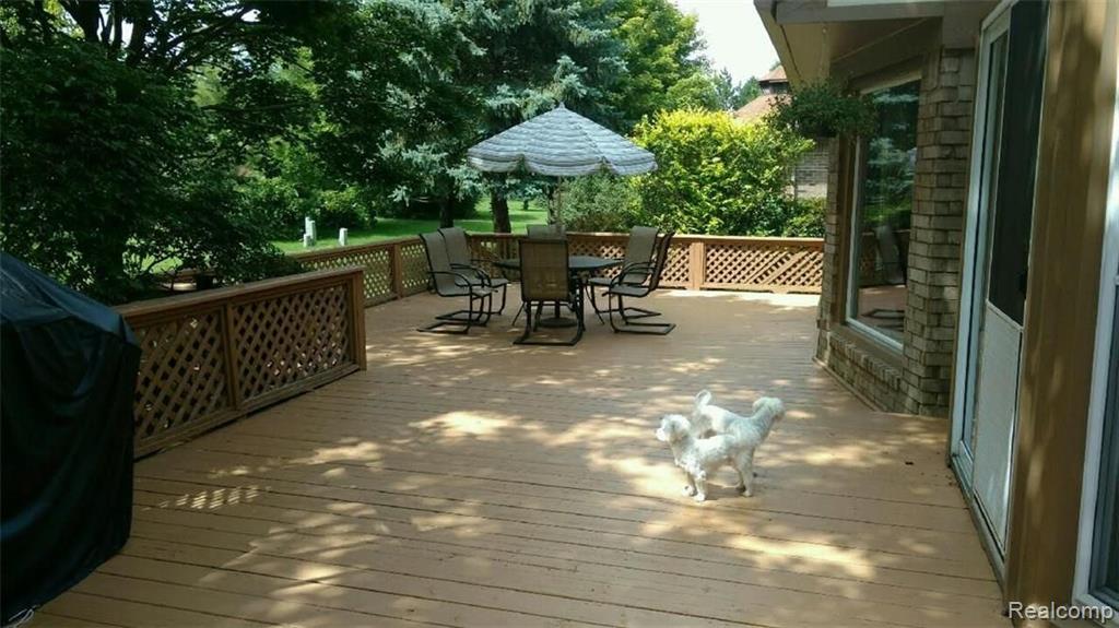 381 Shellbourne Drive Rochester Hills, MI 48309 - Photo 26 of 28