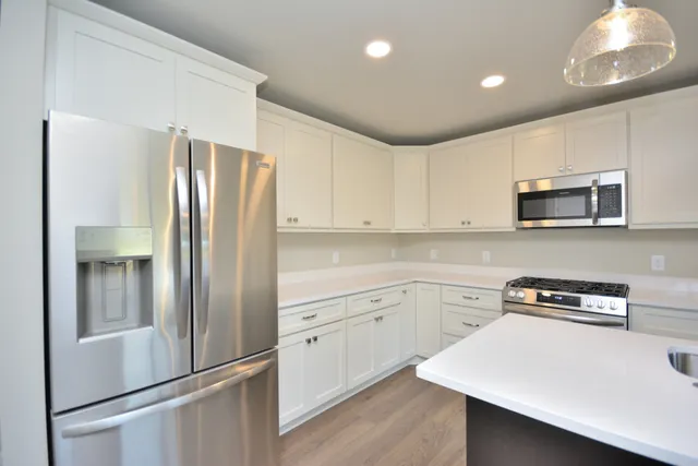 $644,900 | 644 Standing Stone Drive, Waukesha, WI 53189