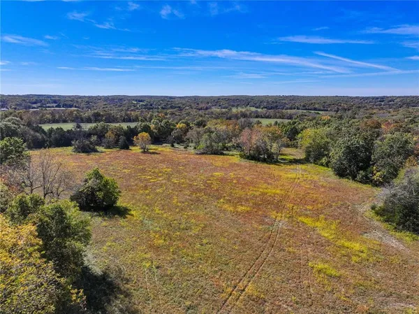 $410,000 | 5125 Southeast 601st Road, Collins, MO 64738