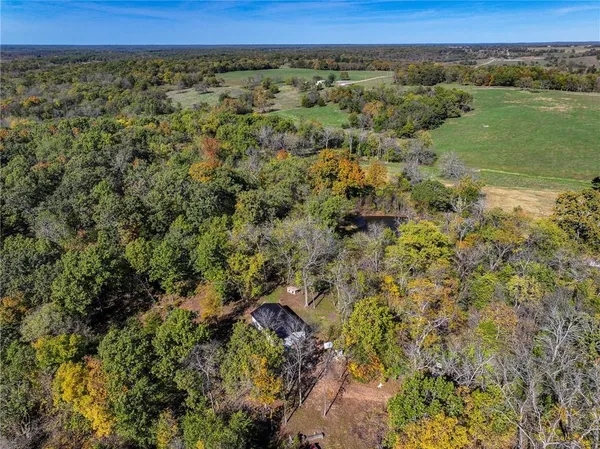 $410,000 | 5125 Southeast 601st Road, Collins, MO 64738