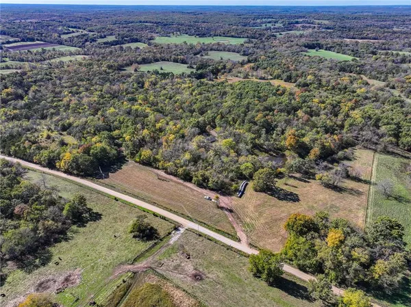 $410,000 | 5125 Southeast 601st Road, Collins, MO 64738