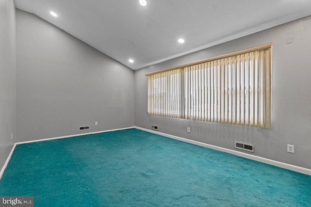 7005 Brompton Road Baltimore, MD 21207 - Photo 5 of 33