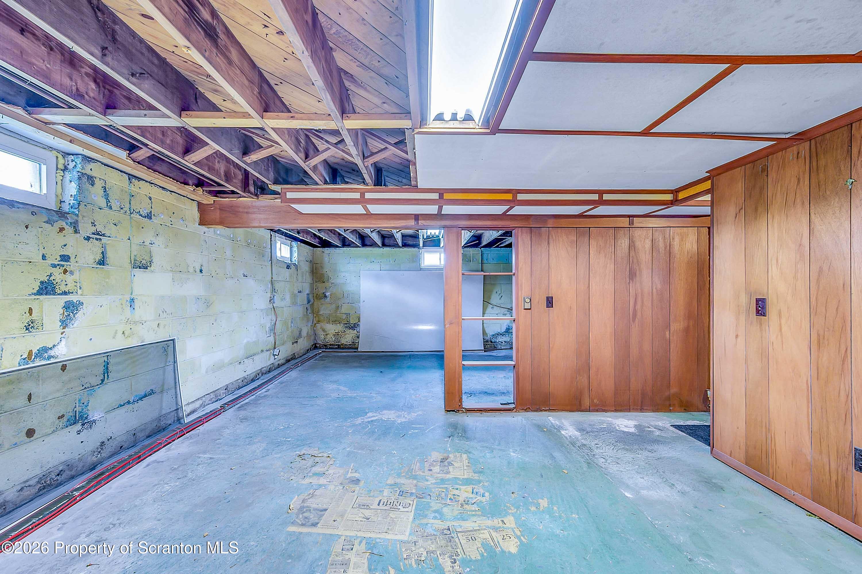 211 Green Street Dunmore, PA 18512 - Photo 25 of 38 a view of a room with an entryway