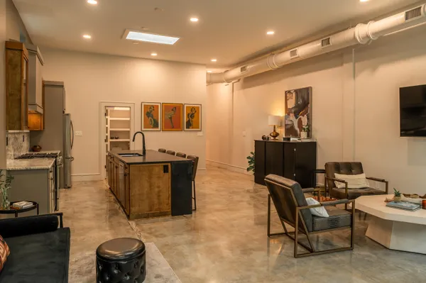 $3,600 | 612 West 8th Avenue, Tallahassee, FL 32303