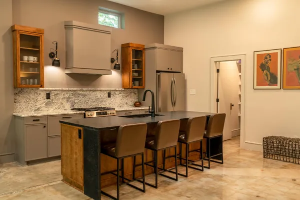 $3,600 | 612 West 8th Avenue, Tallahassee, FL 32303