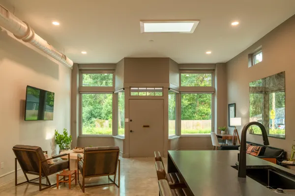 $3,600 | 612 West 8th Avenue, Tallahassee, FL 32303