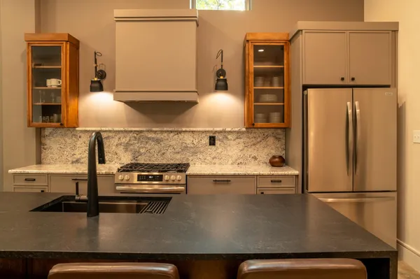 $3,600 | 612 West 8th Avenue, Tallahassee, FL 32303