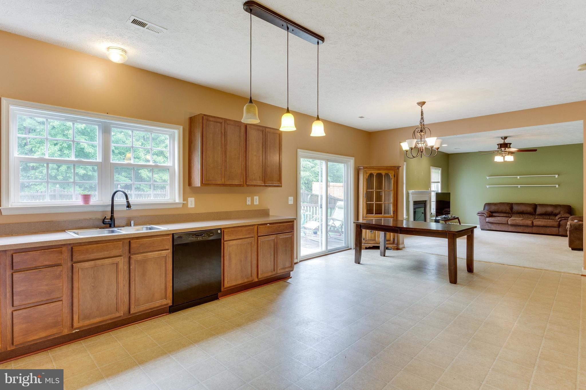 35381 Pheasant Ridge Road Locust Grove, VA 22508 - Photo 4 of 17 Interior (General)