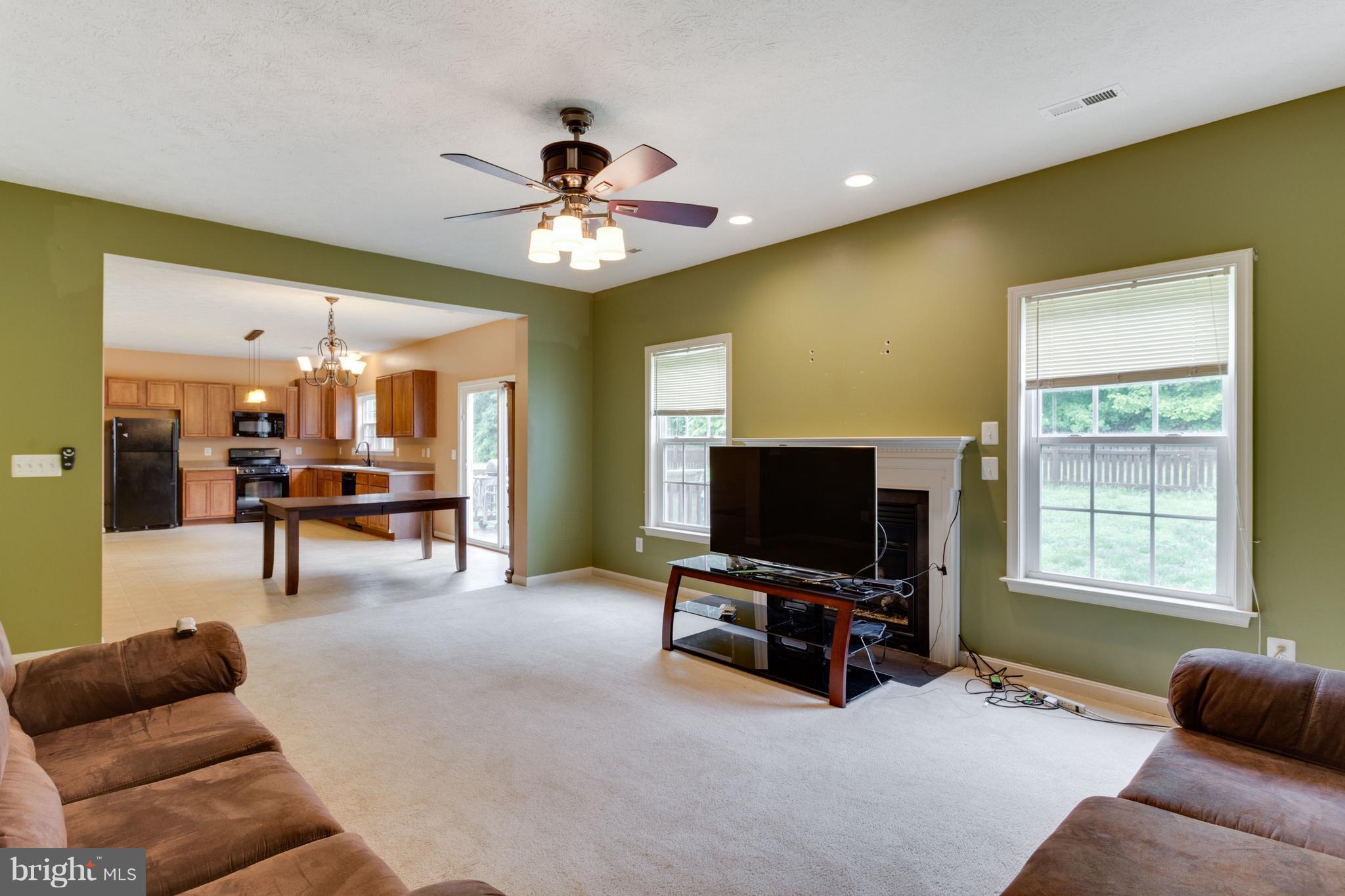 35381 Pheasant Ridge Road Locust Grove, VA 22508 - Photo 6 of 17 Family Room