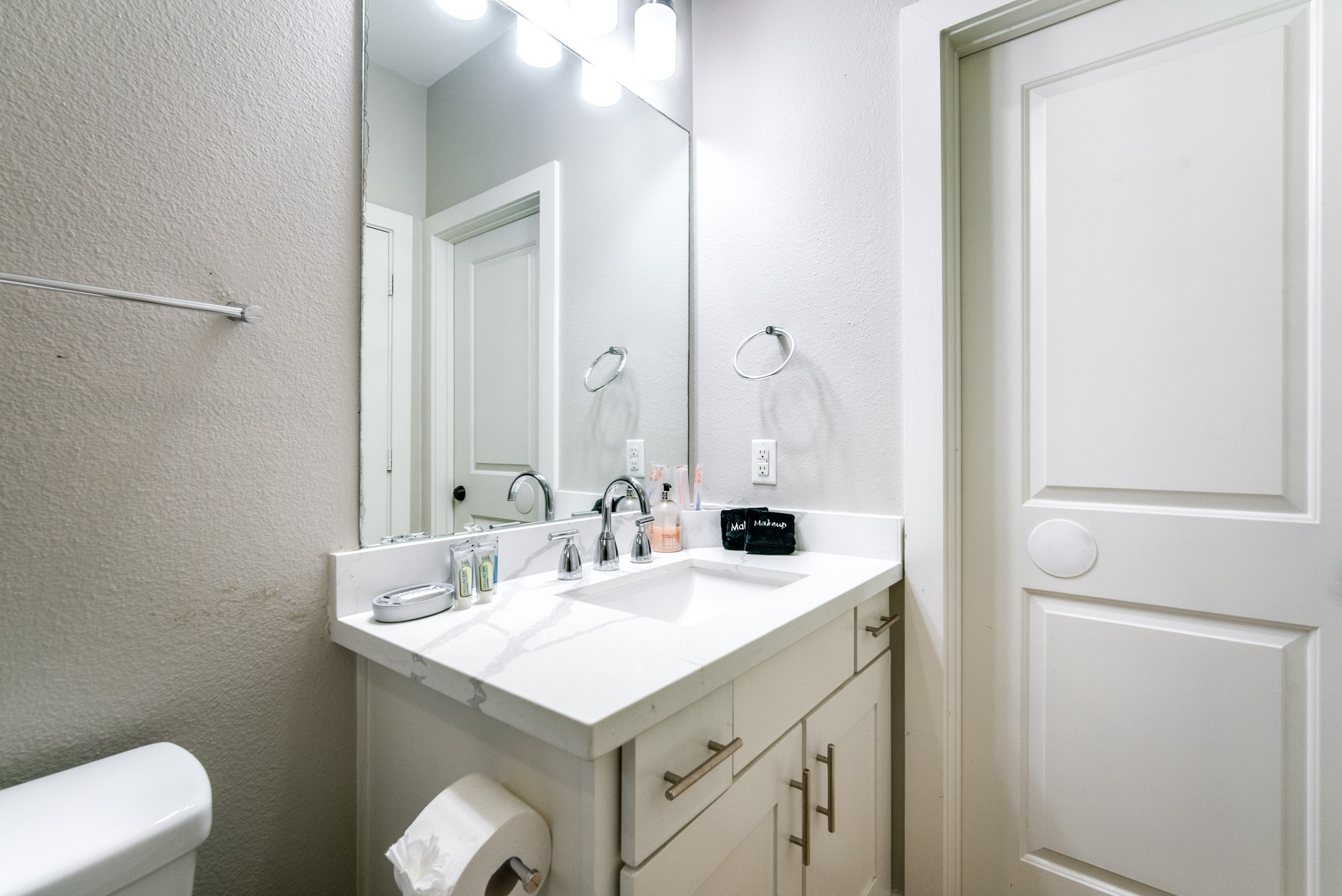 1205 Detering Street Houston, TX 77007 - Photo 13 of 50