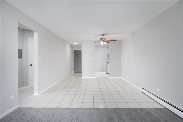 $1,395 | 5740 East Avenue, Unit 2F, Countryside, IL 60525