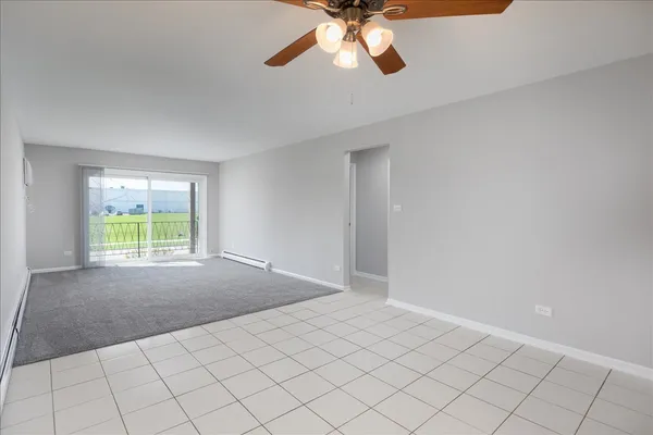 $1,395 | 5740 East Avenue, Unit 2F, Countryside, IL 60525
