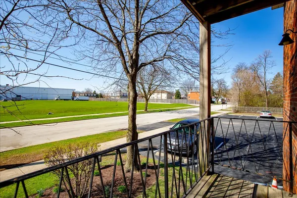 $1,395 | 5740 East Avenue, Unit 2F, Countryside, IL 60525