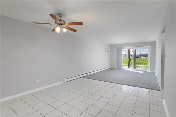 $1,395 | 5740 East Avenue, Unit 2F, Countryside, IL 60525