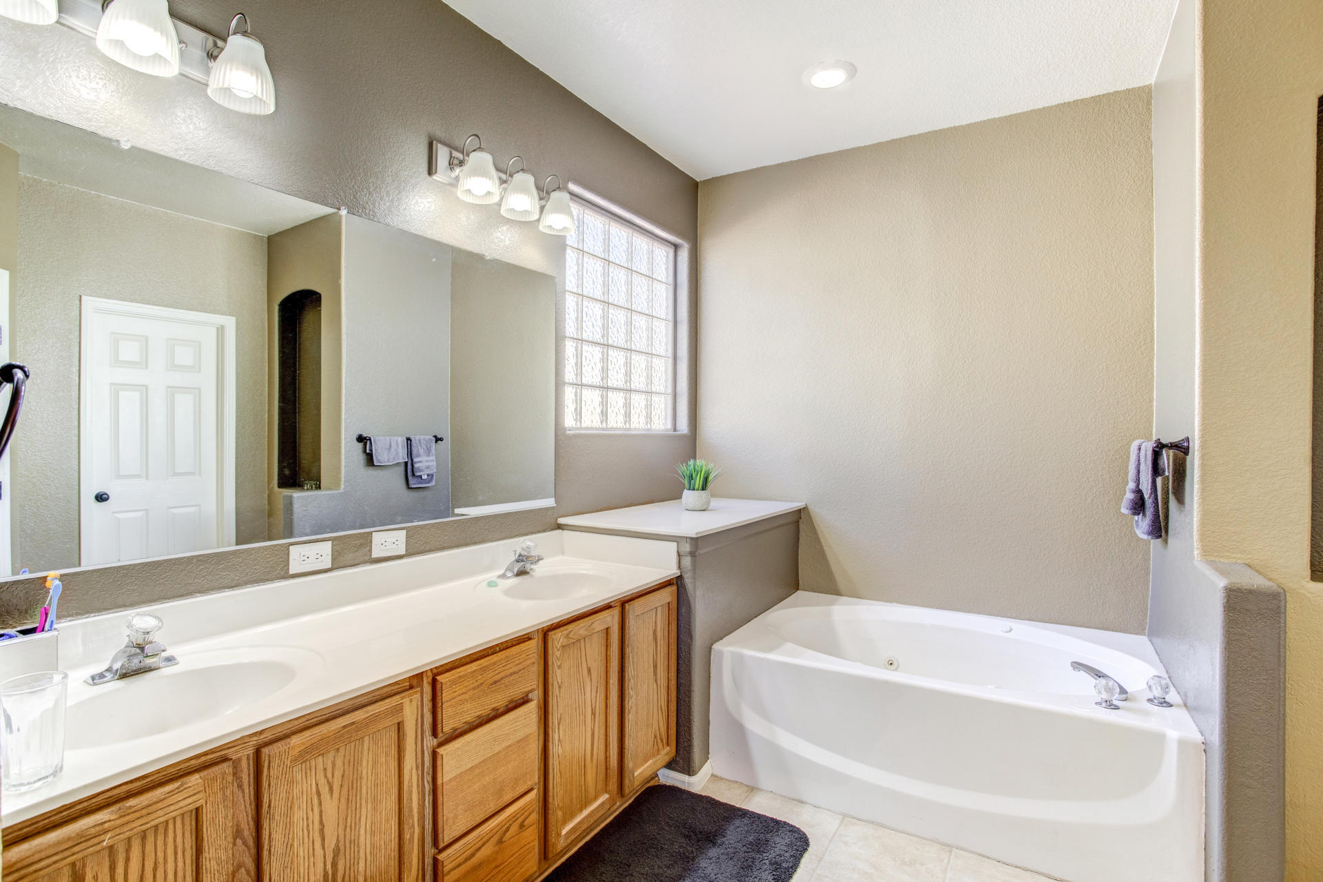 1021 West Rim View Road Payson, AZ 85541 - Photo 11 of 32 Master Bathroom
