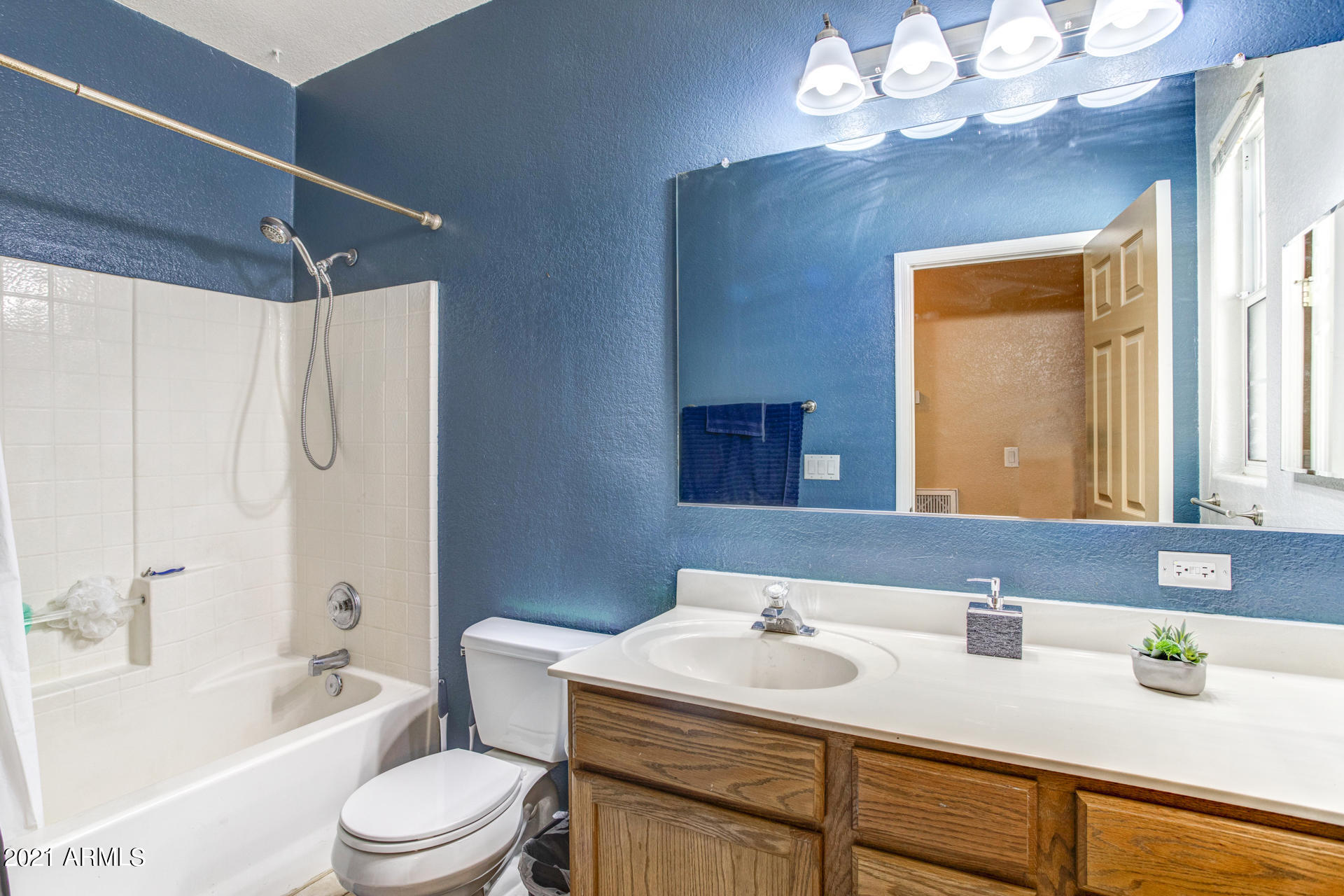1021 West Rim View Road Payson, AZ 85541 - Photo 17 of 32 Guest Bathroom