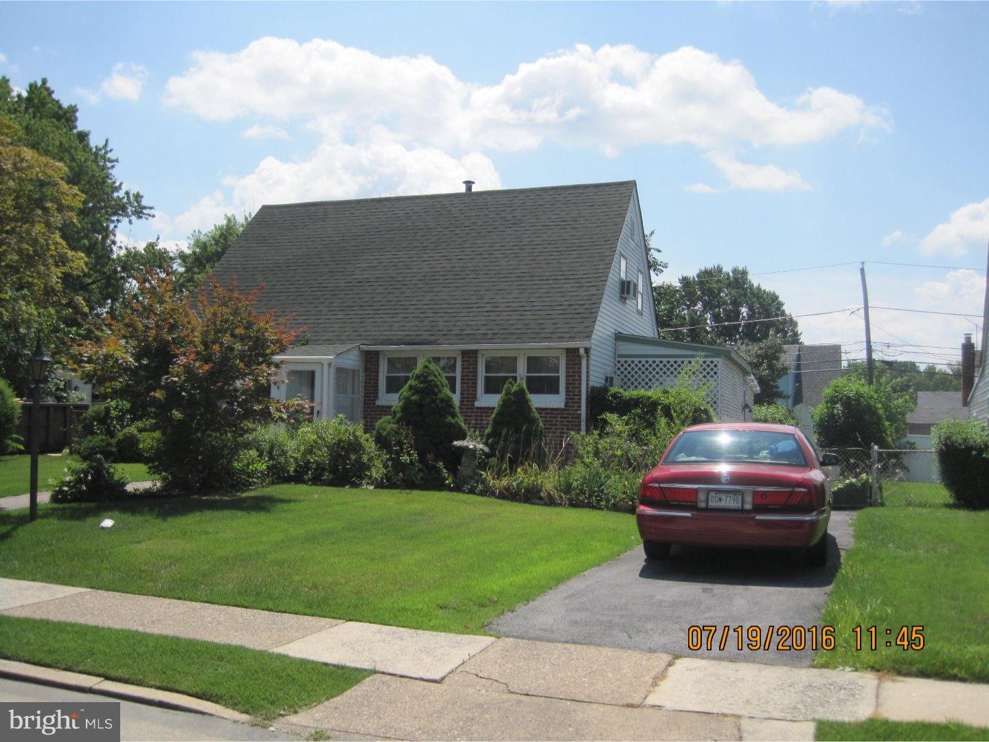 714 Hickory Road Secane, PA 19018 - Photo 2 of 20 Driveway