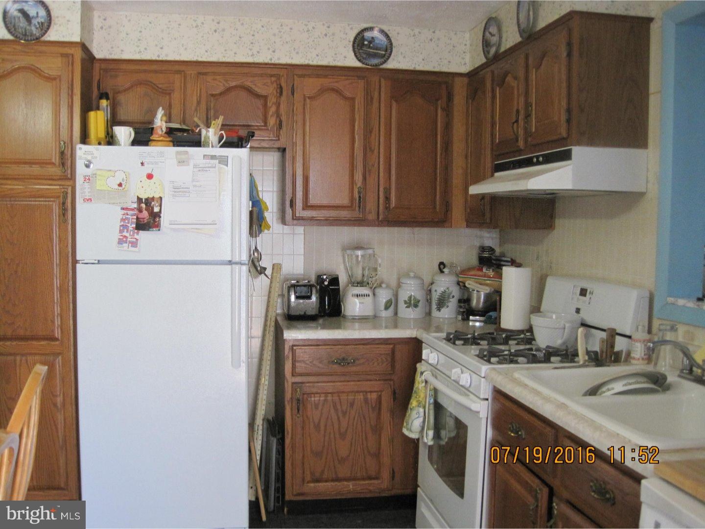 714 Hickory Road Secane, PA 19018 - Photo 8 of 20 Kitchen
