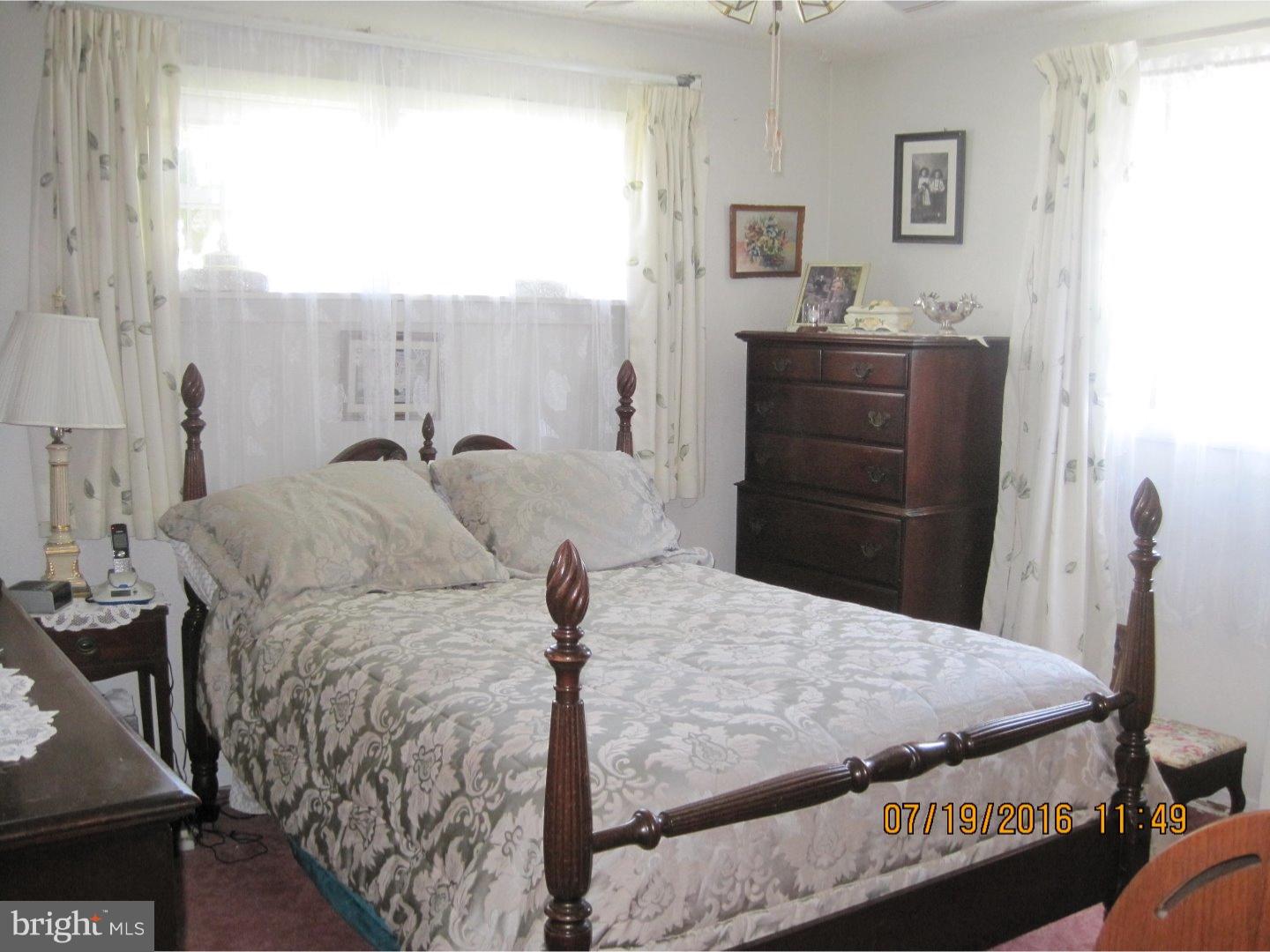 714 Hickory Road Secane, PA 19018 - Photo 9 of 20 Bedroom - Main