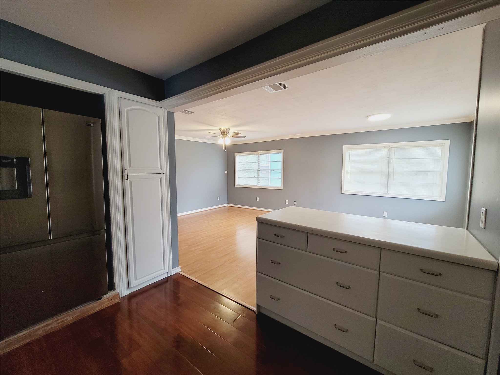 7535 Thurow Street Houston, TX 77087 - Photo 19 of 26 Kitchen open to the family room/dining area
