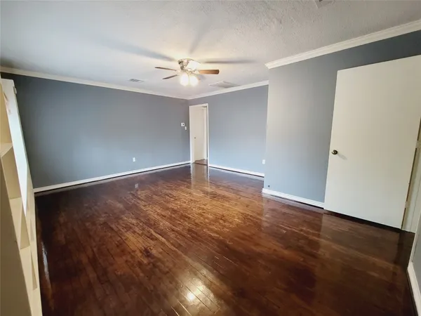 $1,900 | 7535 Thurow Street, Houston, TX 77087