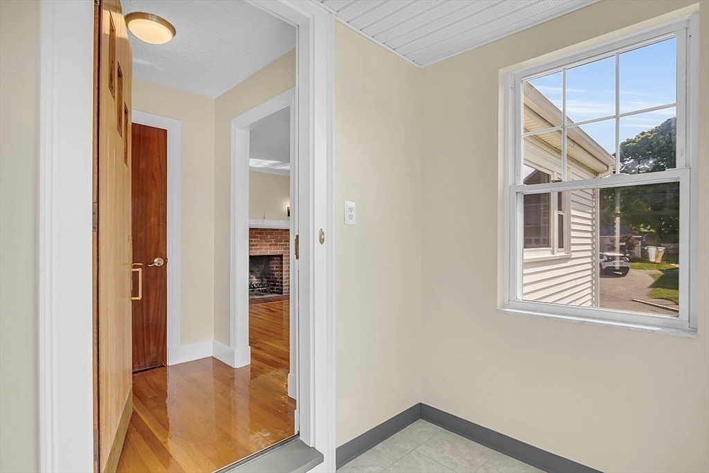 33 Sunset Road Nahant, MA 01908 - Photo 8 of 40 Gallery Image 8