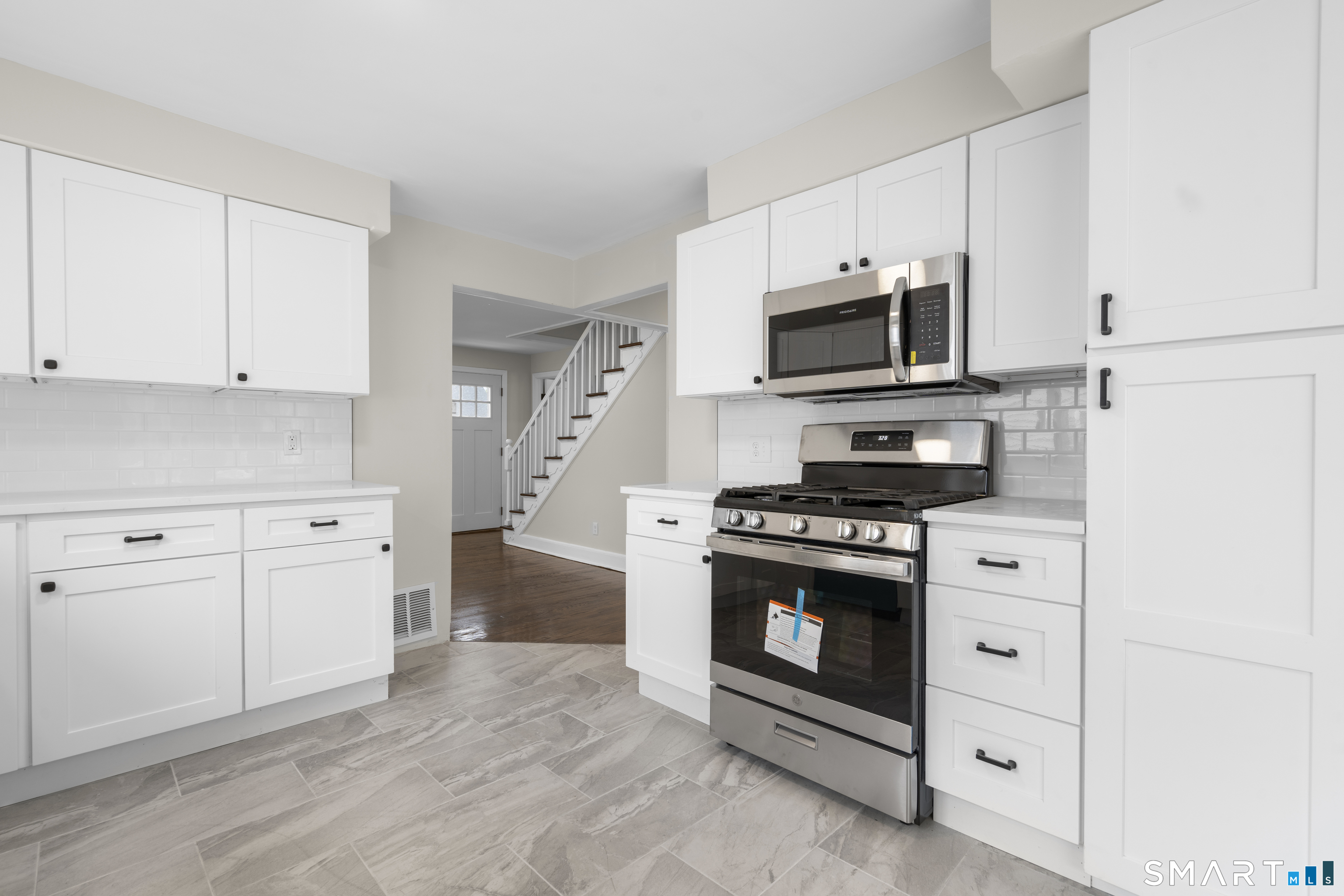 131 Chester Street Hamden, CT 06514 - Photo 10 of 36