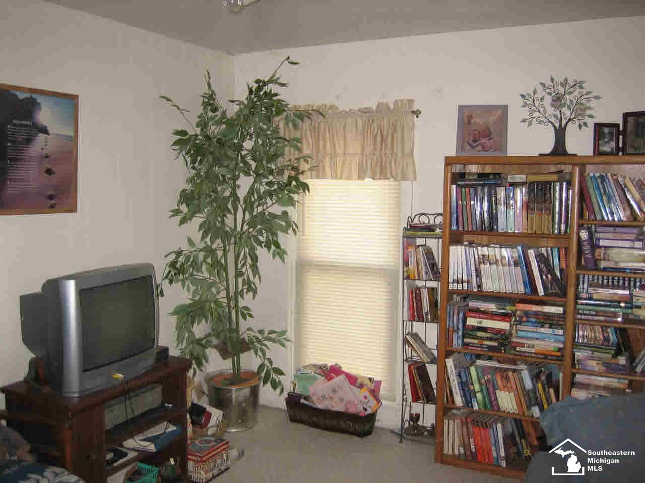 11623 Strasburg Road Erie, MI 48133 - Photo 15 of 24 Third Bedroom