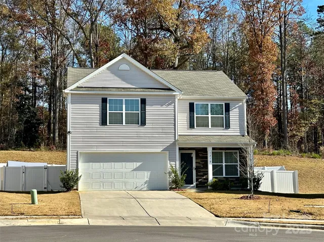 $2,375 | 1210 Leno Lane, Dallas, NC 28034
