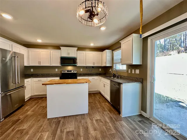 $2,375 | 1210 Leno Lane, Dallas, NC 28034