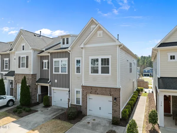 $379,000 | 182 Manordale Drive, Chapel Hill, NC 27517