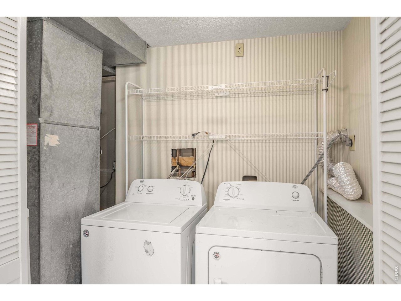 1634 28th Street Road Greeley, CO 80631 - Photo 30 of 43 Washer and dryer included!