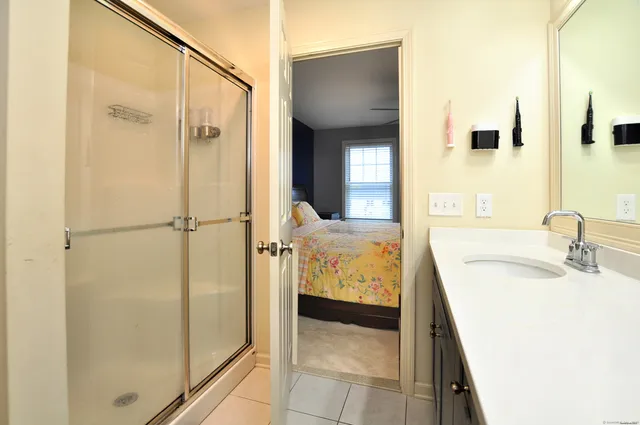 $3,250 | 54 Cambridge Court, Unit 54, Simsbury, CT 06070