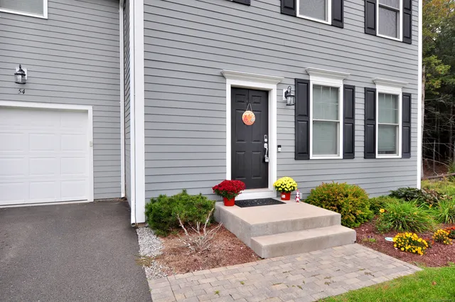 $3,250 | 54 Cambridge Court, Unit 54, Simsbury, CT 06070