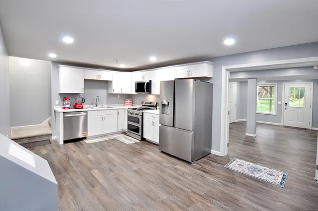 $3,250 | 54 Cambridge Court, Unit 54, Simsbury, CT 06070