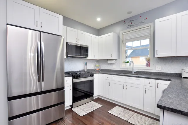 $3,250 | 54 Cambridge Court, Unit 54, Simsbury, CT 06070